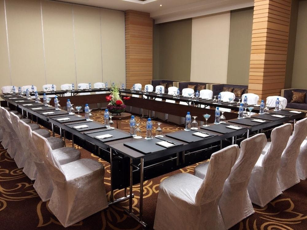 Ramee Rose Hotel Al Manamah Esterno foto